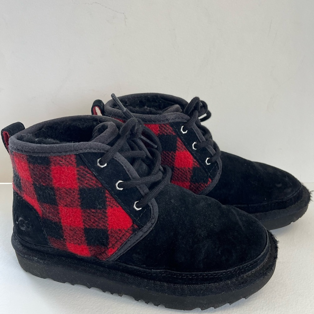 UGG Neumel Chukka Boots Little Kids Size 2 Red and black buffalo plaid